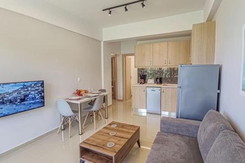 Renovated apartment 3- Platanias 2