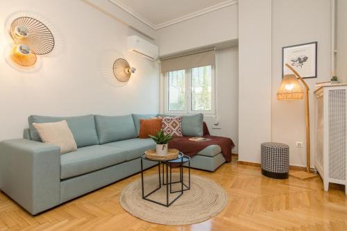 Spacious 2 Bedroom Apartment In Koukaki, Athen