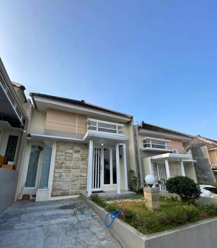 B&B Batu - Villa Permata Garden Blok D11 Near JTP 3 - Bed and Breakfast Batu