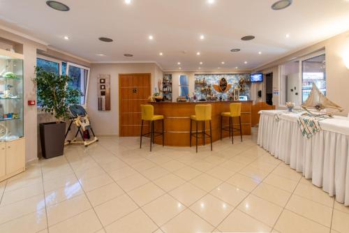 Anemona Beach Hotel - image 5