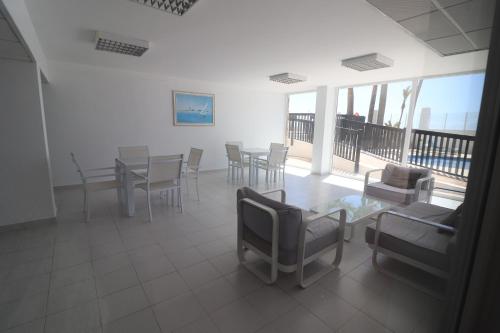 Seaview Puerta del Mar first line beach - image 2