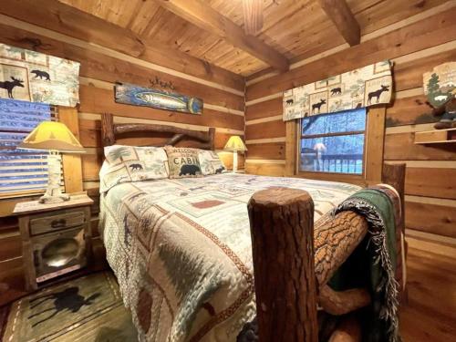 Peaceful Tellico View Home with Private Hot Tub in Tellico Plains, USA