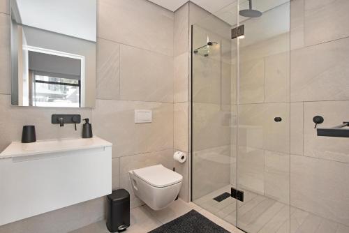 One-Bedroom Apartment image 7