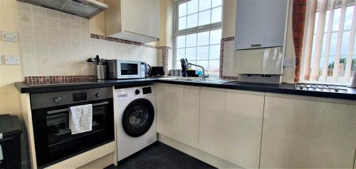 ห้องครัว, Shakespeare Views - Modern Northampton Apartment in นอร์ธทำดัน