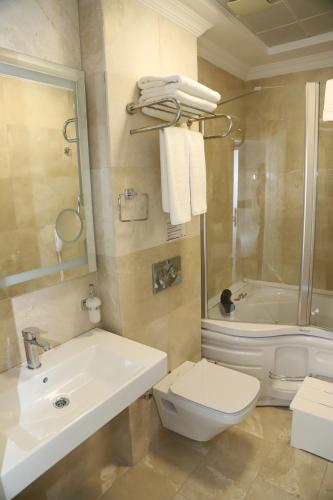 Novus Hotel Room Type - Deluxe Triple Room