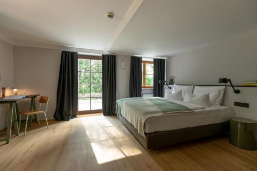 1 queen bed