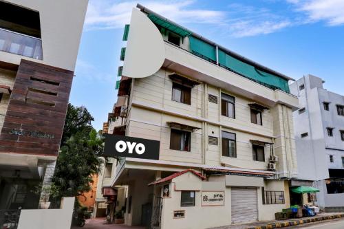 Super OYO Collection O Compact Green View Near Nexus Mall Koramangala