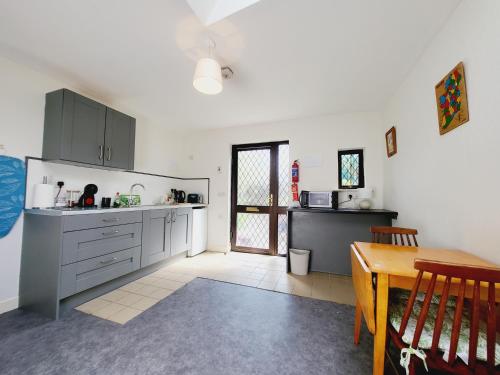 Facilities, Oak Cottage 3 km from Rock of Cashel in Cashel
