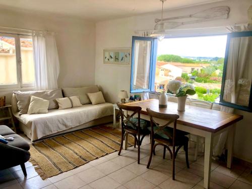 Fabulous 1 bed Cottage with lagoon views