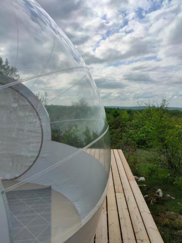 Célé Bulles Étoilées (Cele Bulles Etoilees) in Brenžū