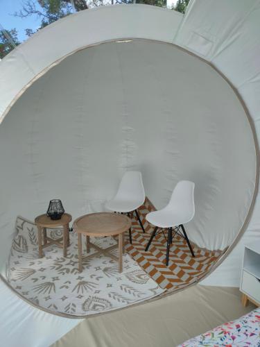 Célé Bulles Étoilées (Cele Bulles Etoilees) in Brenžū