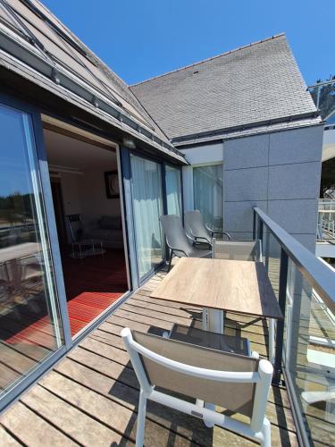 ระเบียง/ชานเรือน, Le Churchill Hotel & Spa in การ์ญัก