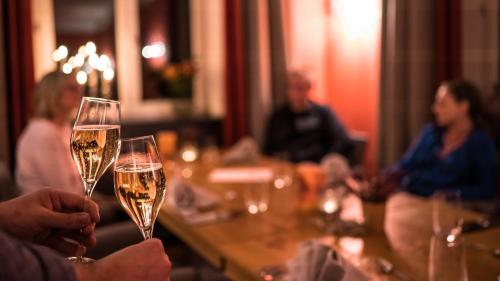 Schloss Kaarz mit Park