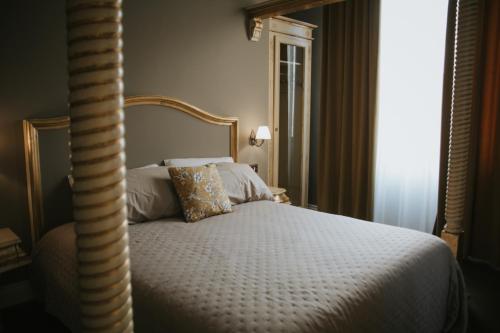 Double Room with Private Bathroom image 6