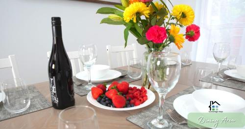 Létesítmények, 4-5 Bedroom House Garden Lots of Parking 15 min to city Close to motorway in Girton