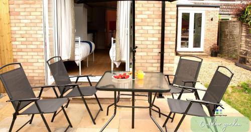 Kert, 4-5 Bedroom House Garden Lots of Parking 15 min to city Close to motorway in Girton