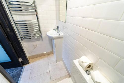 Ensuite style Studio in Selly Oak, Birmingham (photo 7)