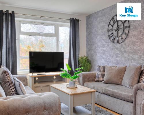 Four Bedroom By Keysleeps Short Lets Peterborough With Free Parking Spacious Central Contractor