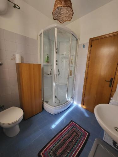 Bathroom, A CASA DI NONNA LUISA in Porto San Giorgio