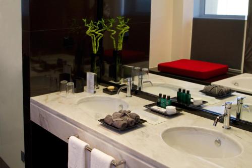 Bathroom, Hotel Dighton in Oliveira De Azemeis