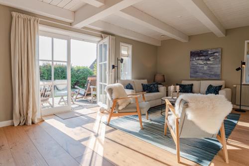 4 bedrooms, 6 beds