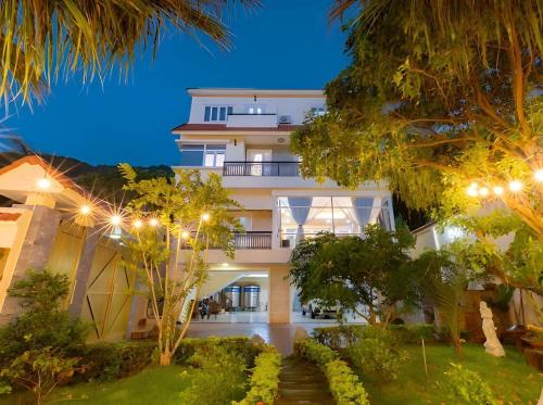 Lê Ngọc Hân (Le Ngoc Han) in Phuong 4