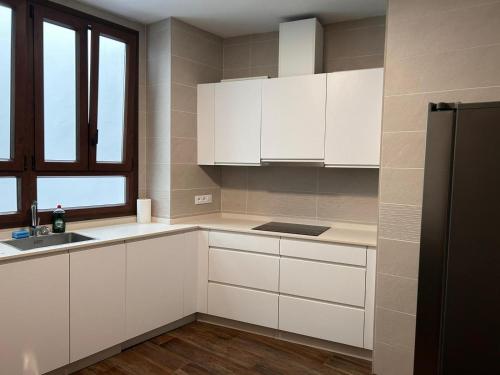 Moratin n3 apartamento 150m2 en el centro - image 4