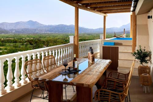 Mylostassi Villas with Balcony Plunge Pool - Μέσα Ποταμοί