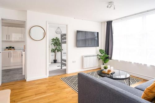 Picture of Contemporary City Centre Apartment With Parking