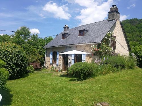 B&B Pleaux - La Petite Maison Pont Blanchard, - Bed and Breakfast Pleaux