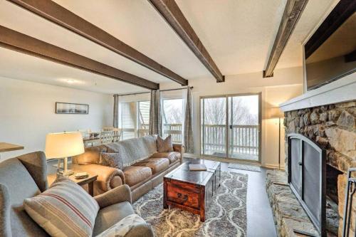 "A Slice of Beech" - Cozy Mountain Condo - Fully Equipped - 2 Private Balconies