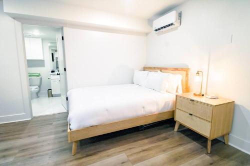 Summer Tropics Studio Apartment Two Queen Beds in Galveston, USA