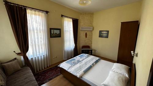Sultan Pension - main image