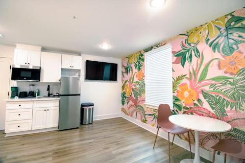 Summer Tropics Studio Apartment Two Queen Beds in Galveston, USA