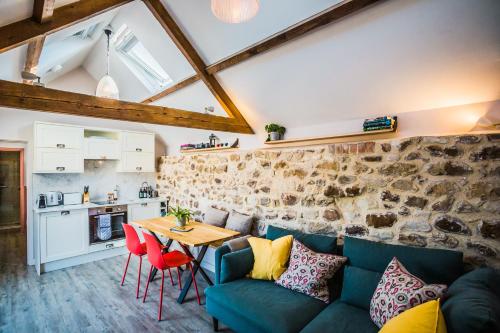 2 bedrooms, 3 beds
