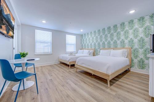 Beach House Paradise Studio Apartment 2 Beds in Galveston, USA