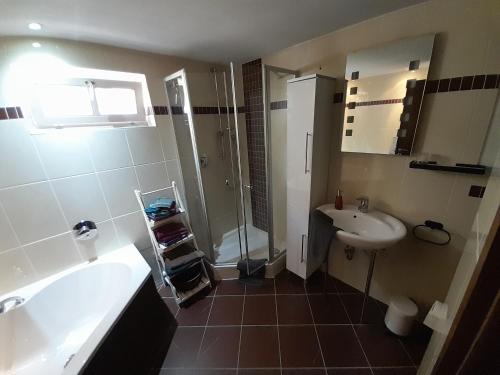 Shower, Ferienwohnung Gisela in Jockgrim