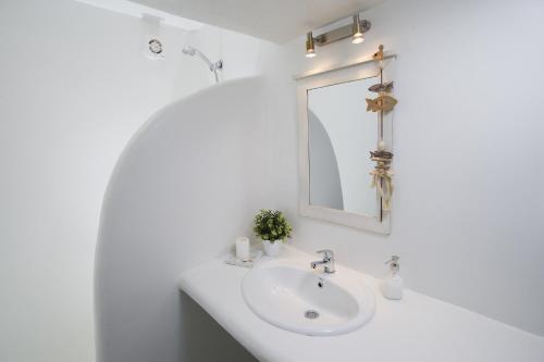 Superior Double Studio with Sea View  image 3