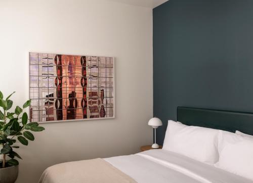 One-Bedroom Apartment image 4