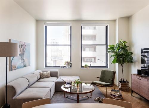 One-Bedroom Apartment image 3