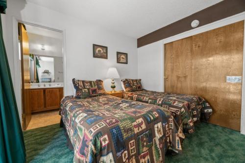 Boulder Bay Chalet Condo - Mountain charm condo with lake view and WIFI!