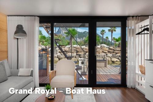 Boat Haus - Casas Flotantes frente a Gibraltar in ลาลิเนียเดลาคอนเซพเซียน