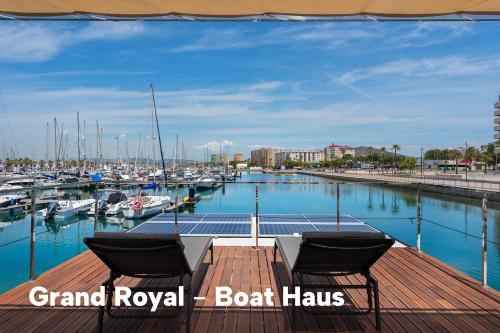 Boat Haus - Casas Flotantes frente a Gibraltar in ลาลิเนียเดลาคอนเซพเซียน