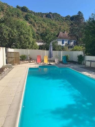 Maison avec piscine pour 10 à 14 personnes - Location saisonnière - Saint-Géry-Vers