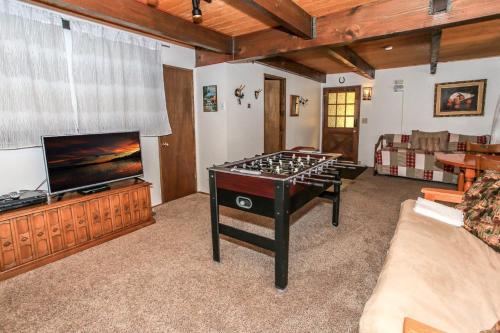 Chalet Georgia - Spacious and cozy home, conveniently close to the heart of Big Bear! in Big Bear Lake, USA