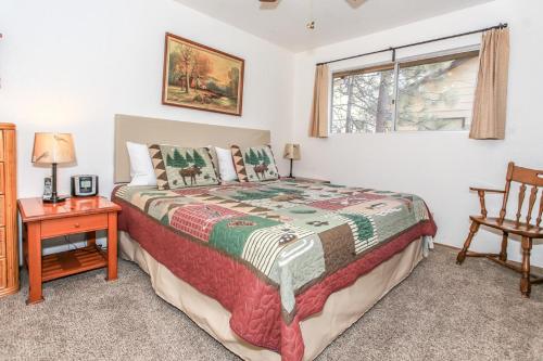 Chalet Georgia - Spacious and cozy home, conveniently close to the heart of Big Bear! in Big Bear Lake, USA
