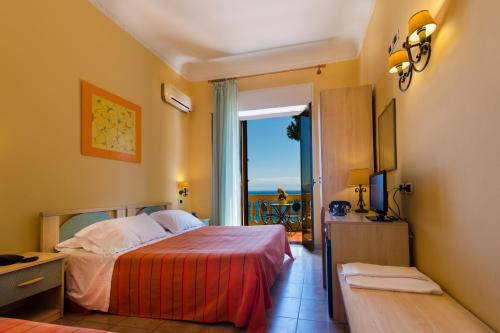 Double Room with Balcony and Sea View