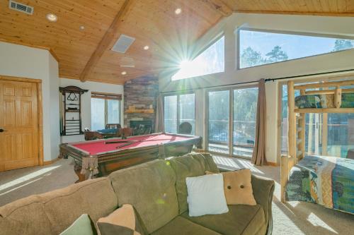 Meadowbrook Estates Ranch - Great location, great lodge, great experience! Hot tub and more! in Big Bear City, USA