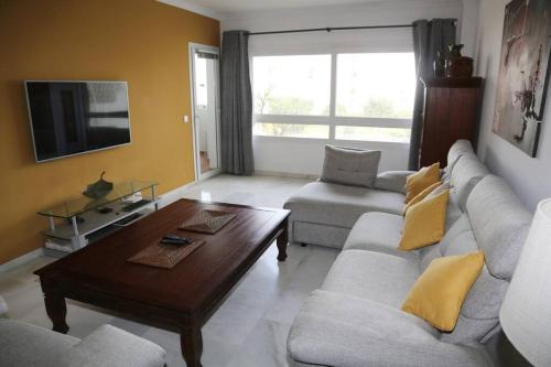 Stylish, Spacious apartment with sea view, Marbella (photo 3)