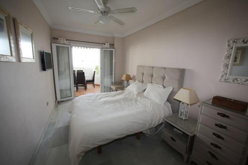 Stylish, Spacious apartment with sea view, Marbella (photo 7)